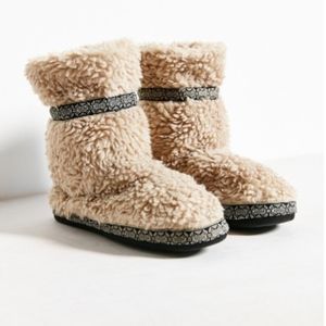 UO Woolrich Whitecap Boots